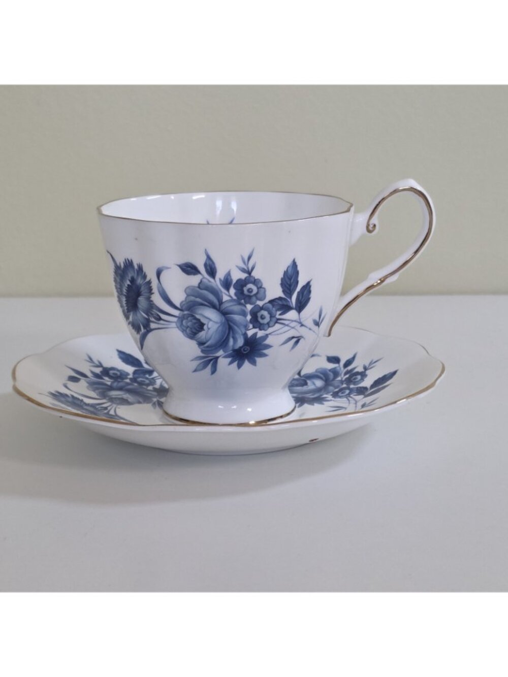 Vintage Sandringham English Bone China Teacup & Saucer Set Blue Roses Gold Trim - Picture 14 of 14